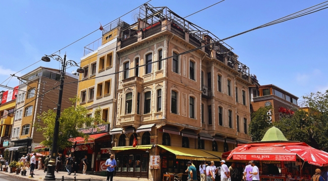 Ayasofya Camii’nin 150 yıllık komşusu satılık