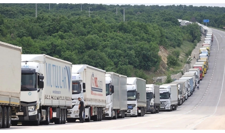 Yunanistan'da Çiftçi Grevleri Sınır Kapılarını Kilitledi, TIR'lar Yolda Kaldı!