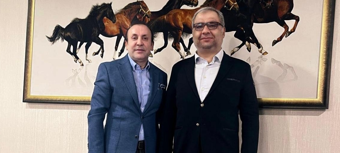 Murat ÇETİN / Kumaş Yanıyor, Herkes Kravat Düzeltiyor