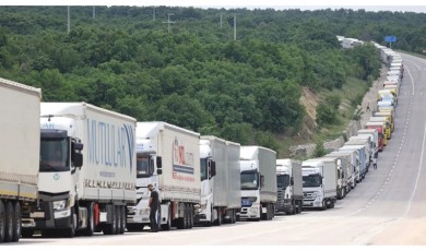 Yunanistan'da Çiftçi Grevleri Sınır Kapılarını Kilitledi, TIR'lar Yolda Kaldı!