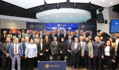 Ticaret Bakanı Ömer Bolat İhracatta Yeni Finansman Modelini Kamuoyuyla Paylaştı