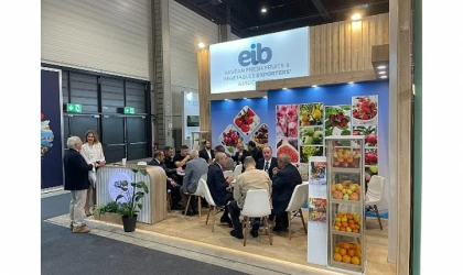 Yaş meyve sebze sektörü 4 milyar dolar ihracat hedefi için Almanya’ya çıkarma yaptı