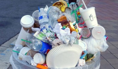 Çatal Bıçak Ve Pipetlere Yasak Geliyor: Yıl Sonunda Yeni Dönem Başlıyor